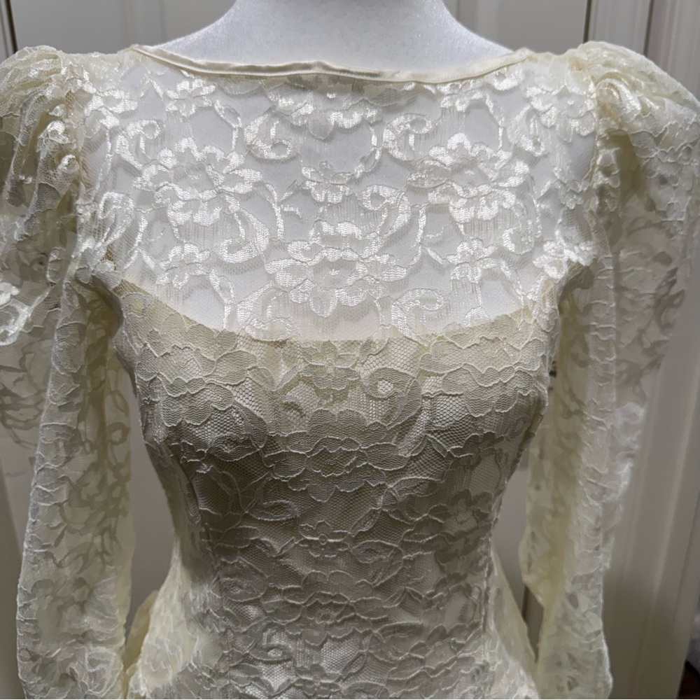 Vintage Alfred Angelo Wedding Dress - Picture 5 of 13